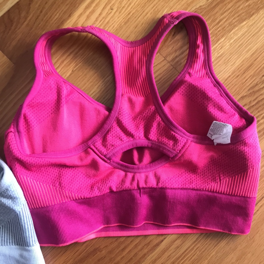 🌸 Puma Racerback Sports Bra - Picture 2 of 6